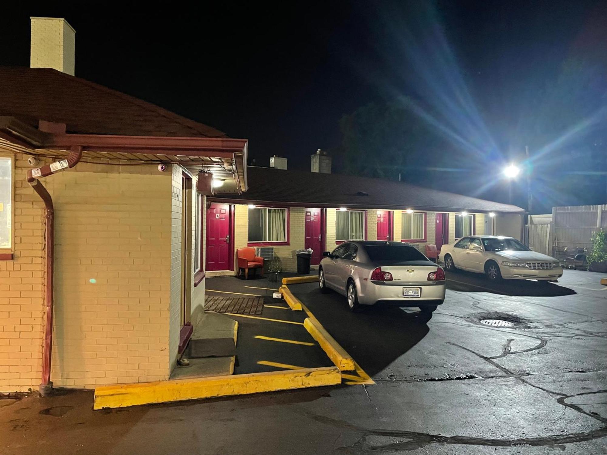 Deluxe Inn Motel Detroit Exterior foto